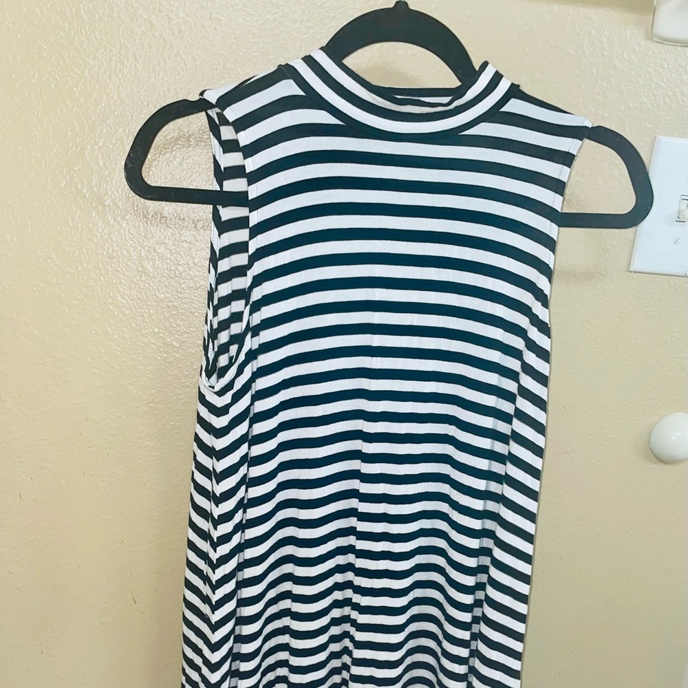 Soprano Mock Neck Sleeveless Striped Dress size Medium